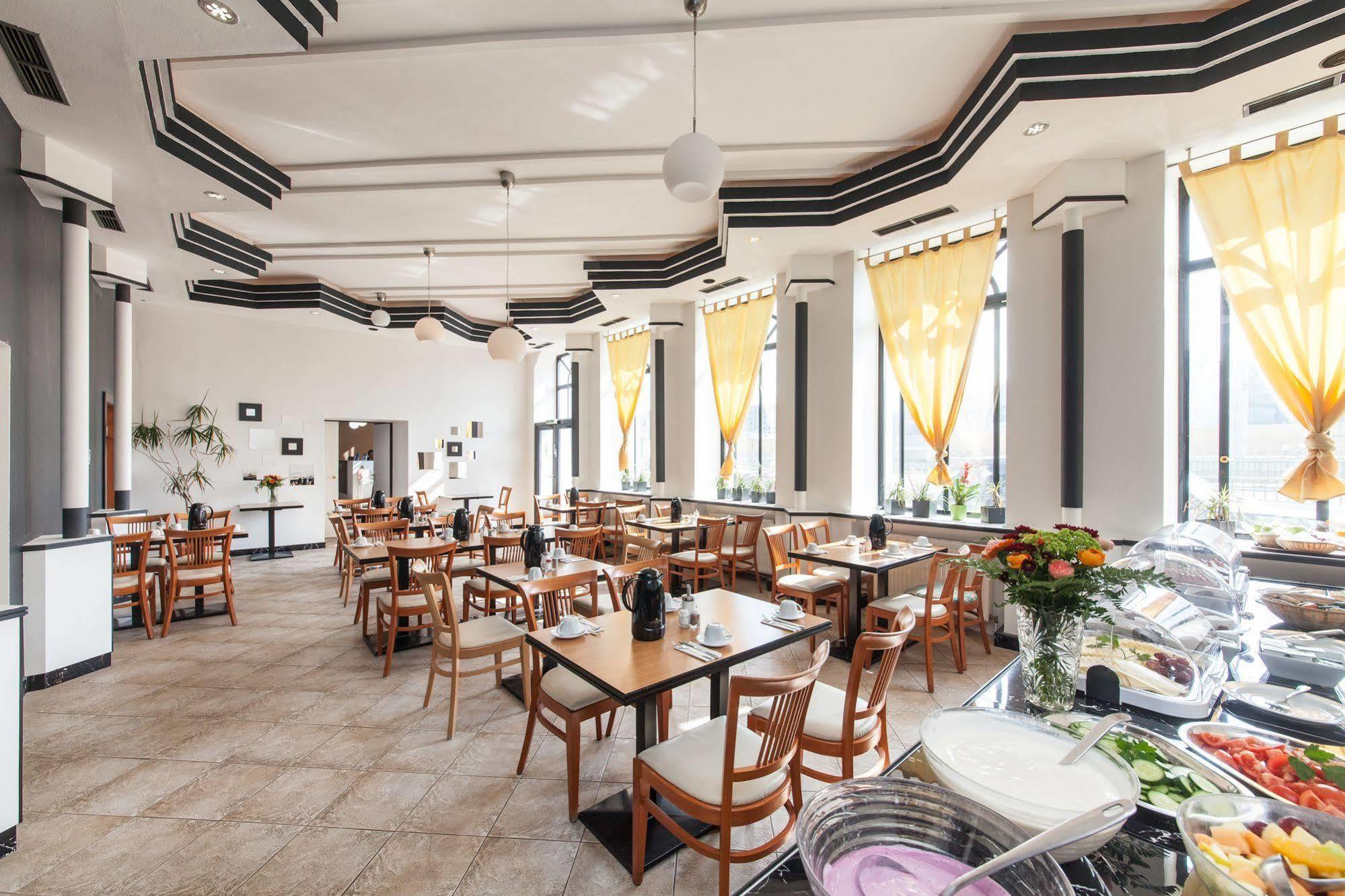 Novum Congress Am Hauptbahnhof 3*